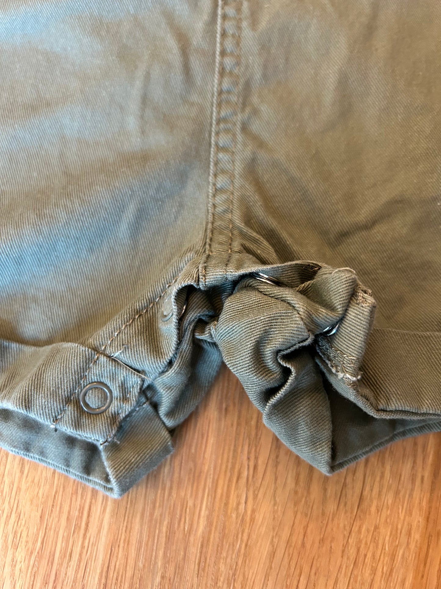 Kaki Groene Jumpsuit - maat 62 (2-4M)