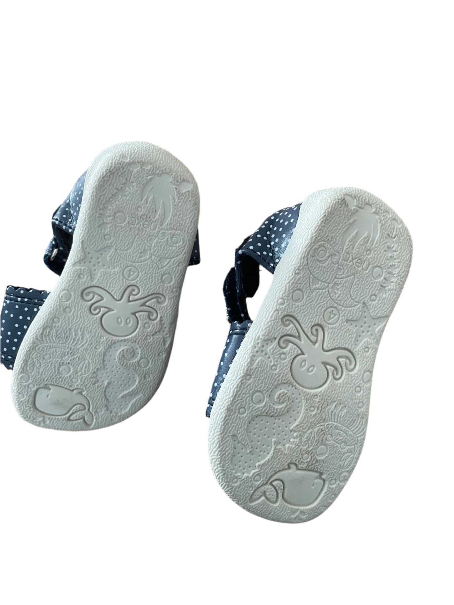 Cross Strap Baby Sandals - size 20 (UK -4)