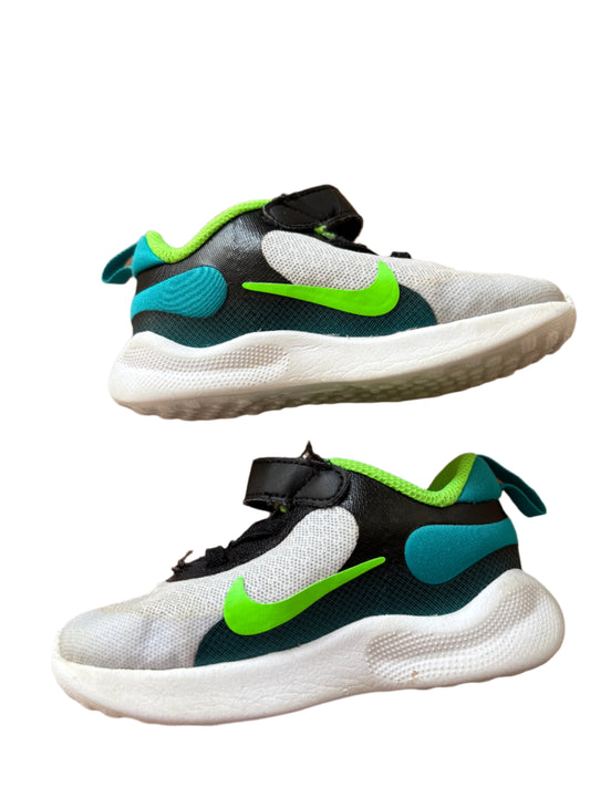 Nike Sneakers - Size 23.5 (UK 6.5)