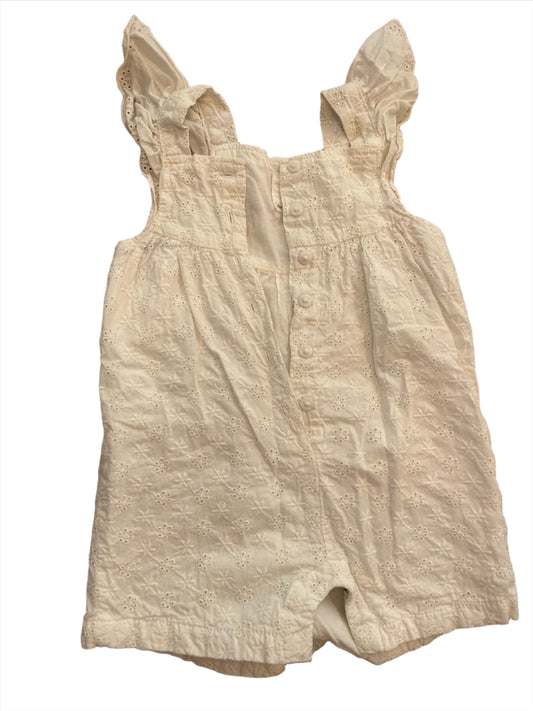 Witte jumpsuit met ruches - maat 74 (6-9M)