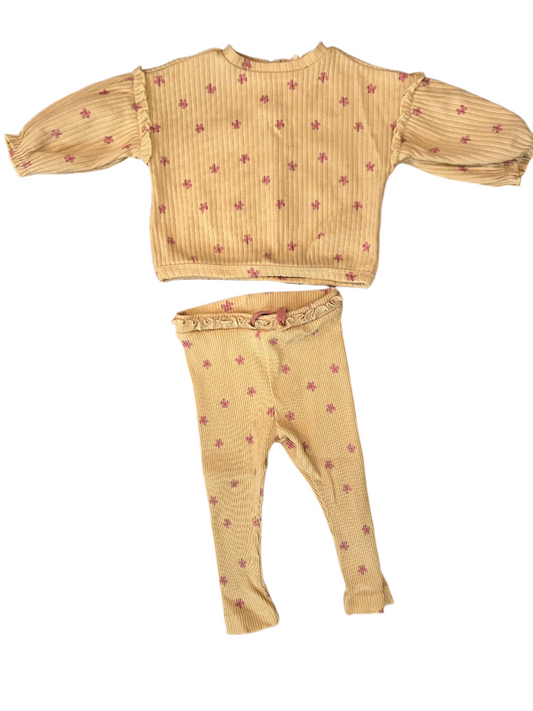 Baby Sweatshirt & Leggings - size 68 (3-6M)