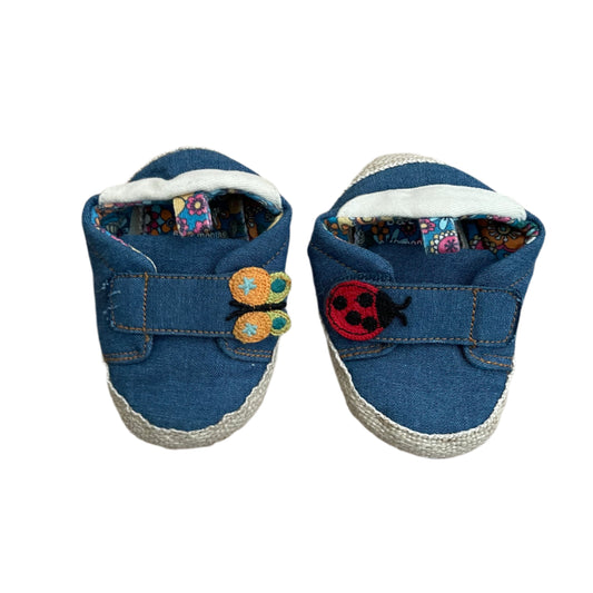 Baby shoes - size 6 - 12 Months