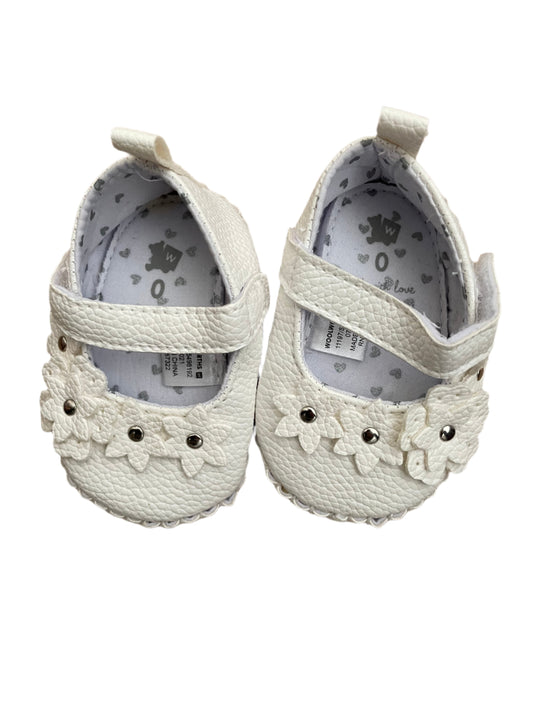 Schattige witte schoenen - Maat 3 - 6 maanden