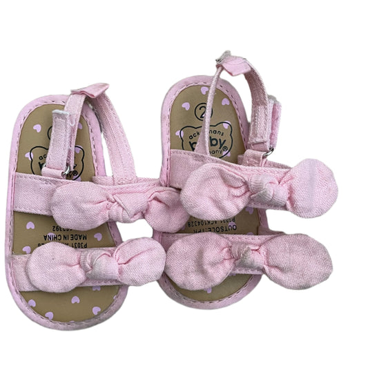 Schattige roze sandalen - maat 6 - 12 maanden