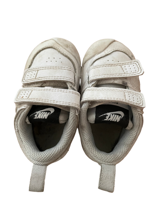 Nike peuterschoenen - maat 21 (UK 4,5)