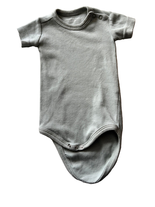 Short-Sleeve Romper - Size 62/68 (2-6M)